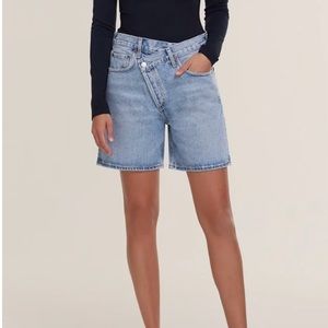 Aritzia Agolde Oeganic Denim NWT 30 Momentum Criss Cross Upsized Short